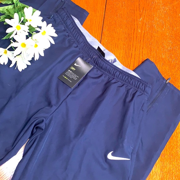 Nike Pants - 🎉HP🆕🔥FINAL $16🔥NIKE Womens Navy Dri-Fit Pants